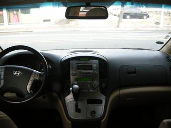 2010 Hyundai Grand Starex Wallpapers