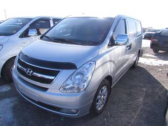 2010 Hyundai Grand Starex Photos