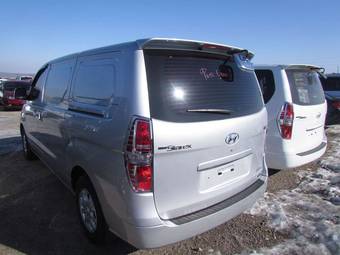 2010 Hyundai Grand Starex Pictures