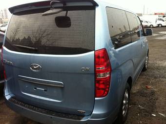 2010 Hyundai Grand Starex Photos