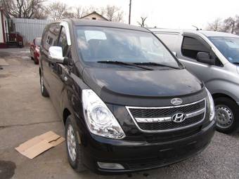 2010 Hyundai Grand Starex Pictures