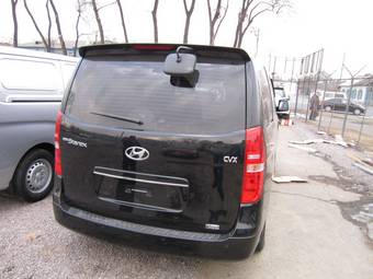 2010 Hyundai Grand Starex Photos