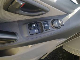 2010 Hyundai Grand Starex Photos