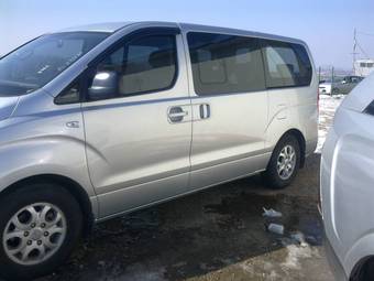 2010 Hyundai Grand Starex Pictures