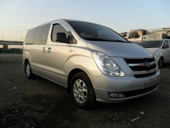 2010 Hyundai Grand Starex Pictures