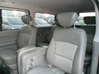 2010 Hyundai Grand Starex Pics