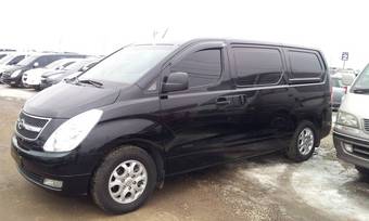2010 Hyundai Grand Starex Photos