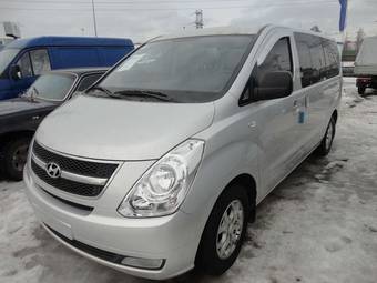 2010 Hyundai Grand Starex Photos