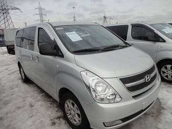 2010 Hyundai Grand Starex Pictures