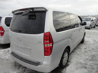 2010 Hyundai Grand Starex Photos