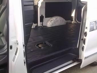 2010 Hyundai Grand Starex Pics