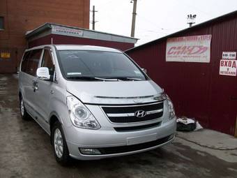 2010 Hyundai Grand Starex Photos