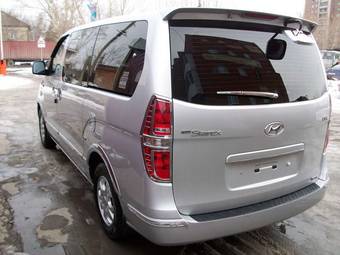 2010 Hyundai Grand Starex Photos