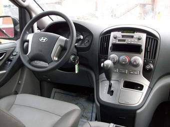 2010 Hyundai Grand Starex Wallpapers