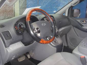 2010 Hyundai Grand Starex Wallpapers