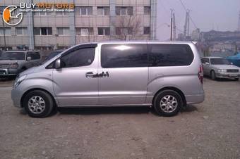 2010 Hyundai Grand Starex Photos