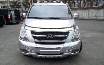 2010 Hyundai Grand Starex Photos