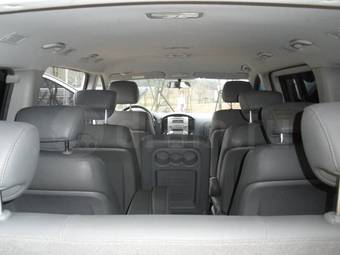 2010 Hyundai Grand Starex Images