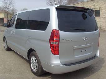 2010 Hyundai Grand Starex Pictures