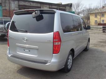 2010 Hyundai Grand Starex Pics