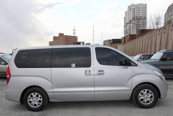 2010 Hyundai Grand Starex Photos