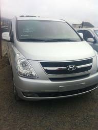 2010 Hyundai Grand Starex Photos