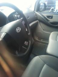 2010 Hyundai Grand Starex Photos