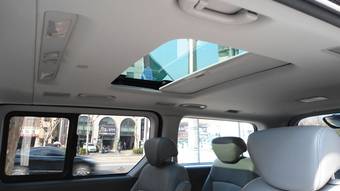 2010 Hyundai Grand Starex Images