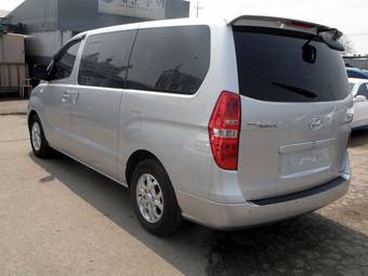 2010 Hyundai Grand Starex Pictures