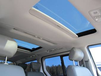 2010 Hyundai Grand Starex Photos