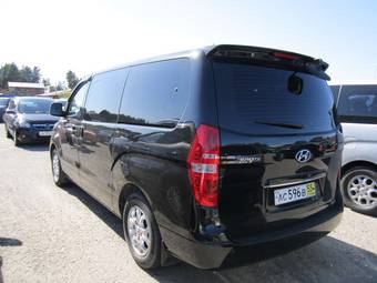 2010 Hyundai Grand Starex Photos