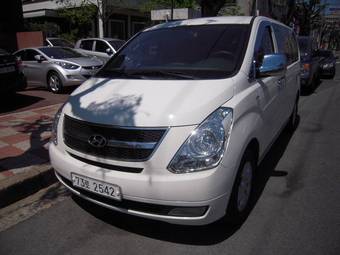 2010 Hyundai Grand Starex Photos