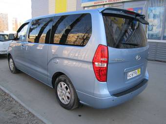2010 Hyundai Grand Starex Photos