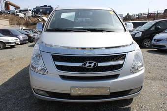 2010 Hyundai Grand Starex Pictures