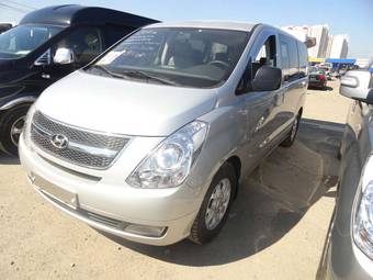 2010 Hyundai Grand Starex Pictures