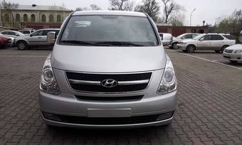 2010 Hyundai Grand Starex Pics