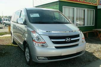 2010 Hyundai Grand Starex Pictures