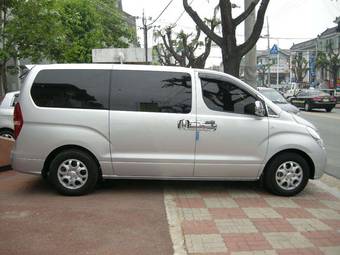 2010 Hyundai Grand Starex Photos