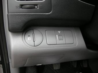 2010 Hyundai Grand Starex Pictures