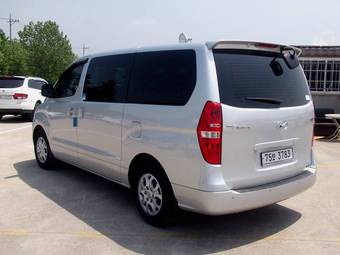 2010 Hyundai Grand Starex Photos