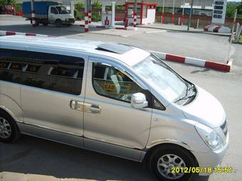 2010 Hyundai Grand Starex Pictures