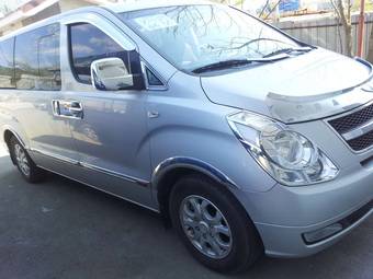 2010 Hyundai Grand Starex Photos