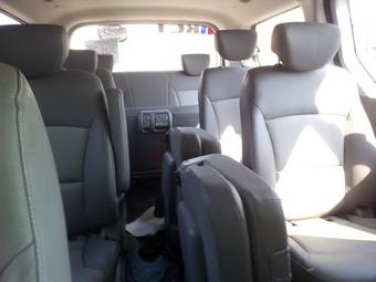 2010 Hyundai Grand Starex Pictures