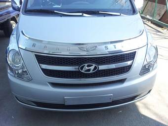 2010 Hyundai Grand Starex Photos