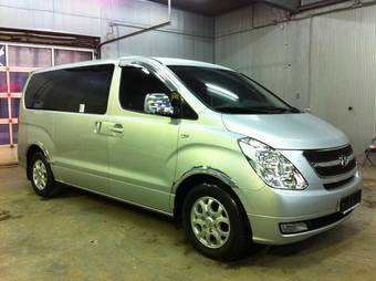 2010 Hyundai Grand Starex Photos