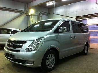 2010 Hyundai Grand Starex Pictures