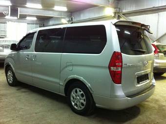 2010 Hyundai Grand Starex Photos