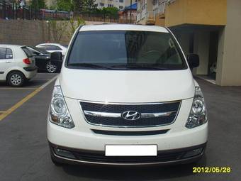 2010 Hyundai Grand Starex Photos