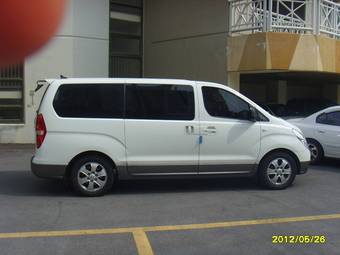 2010 Hyundai Grand Starex Pictures