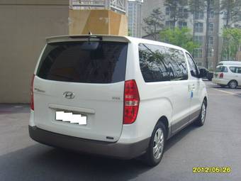 2010 Hyundai Grand Starex Photos